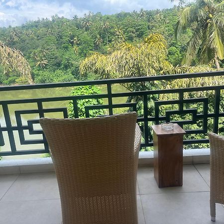 Kandy Rivers Edge Nature Resort Exterior foto