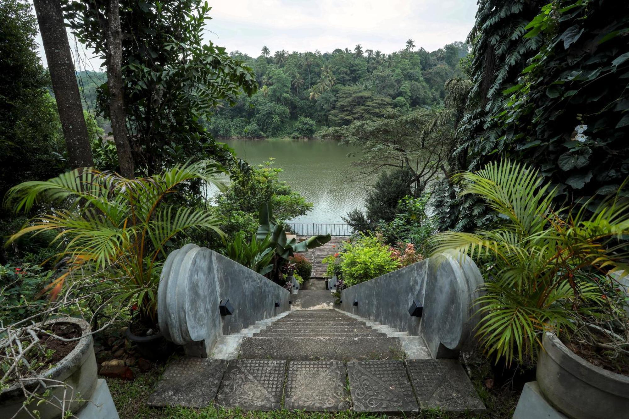 Kandy Rivers Edge Nature Resort Exterior foto